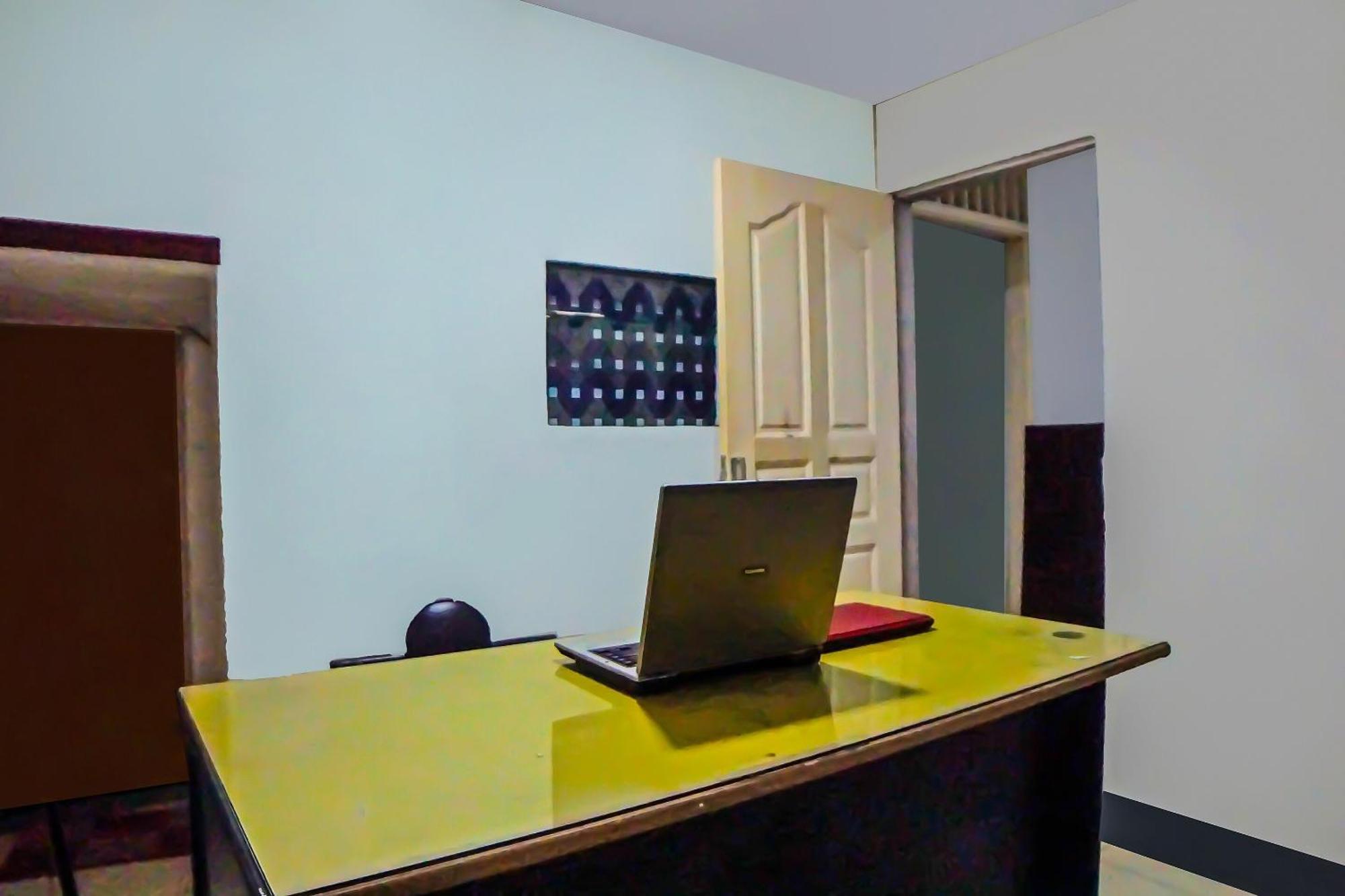 Oyo 92235 Guesthouse Rantang Medan Exteriér fotografie