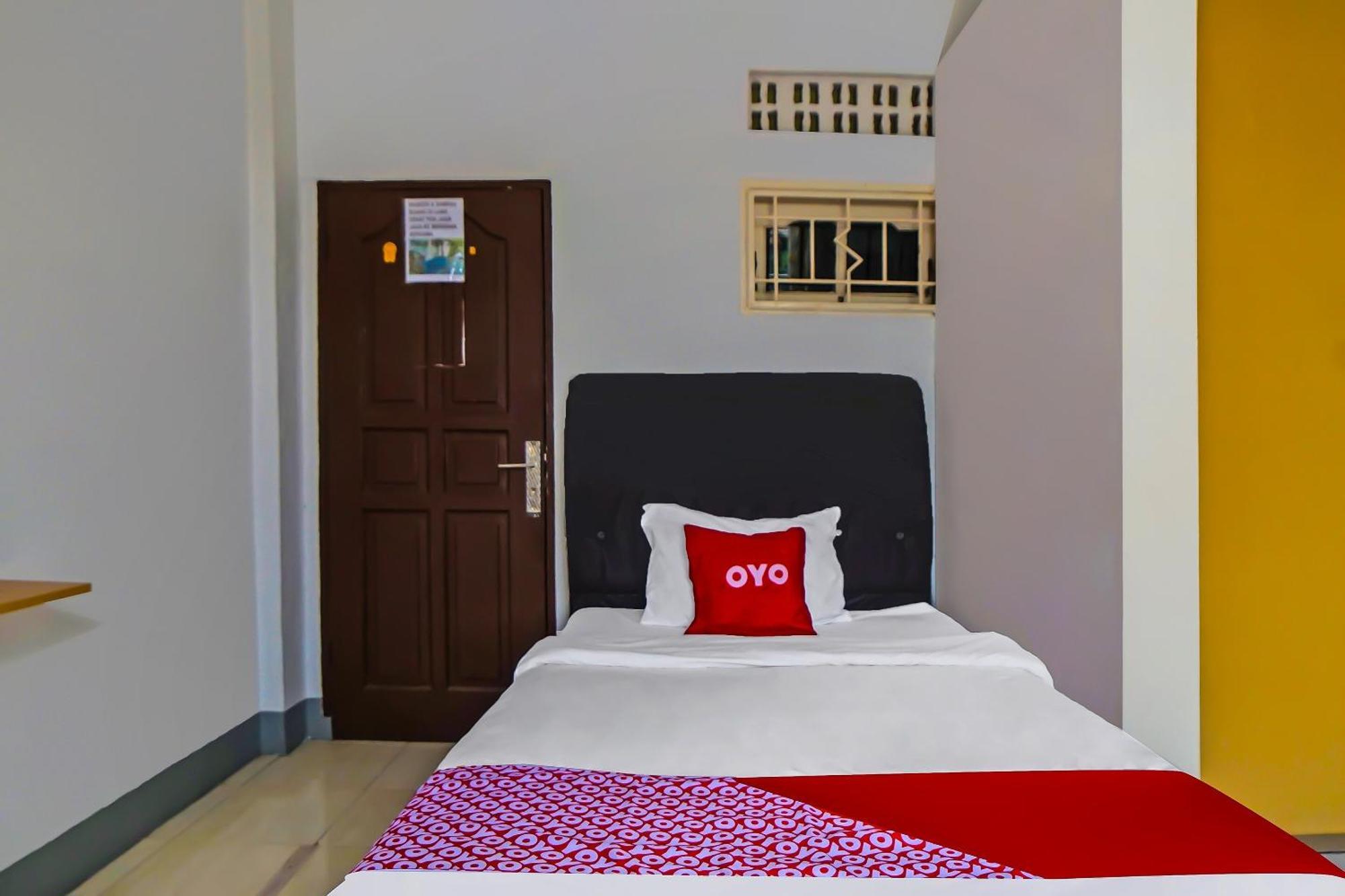 Oyo 92235 Guesthouse Rantang Medan Exteriér fotografie