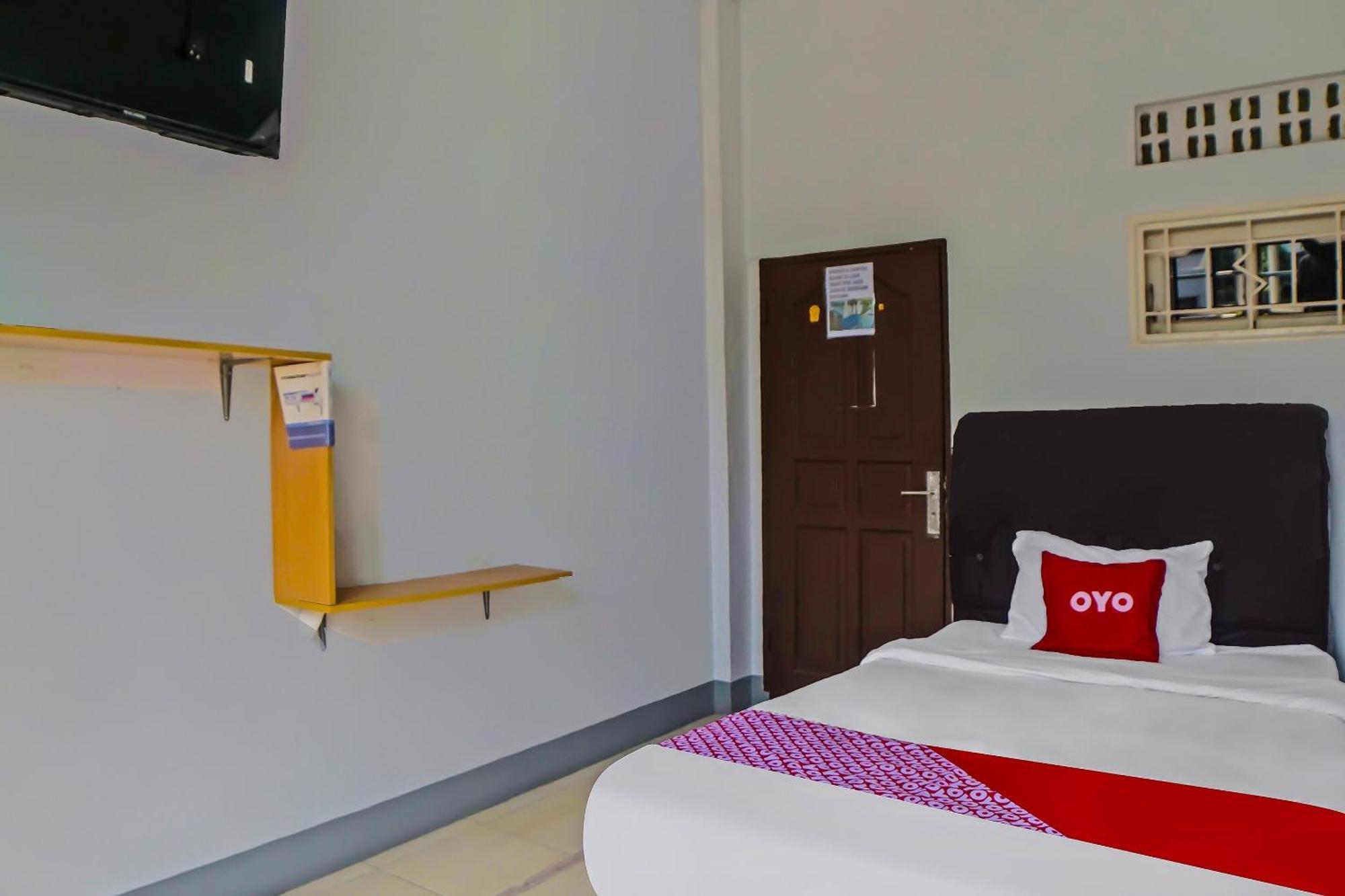 Oyo 92235 Guesthouse Rantang Medan Exteriér fotografie